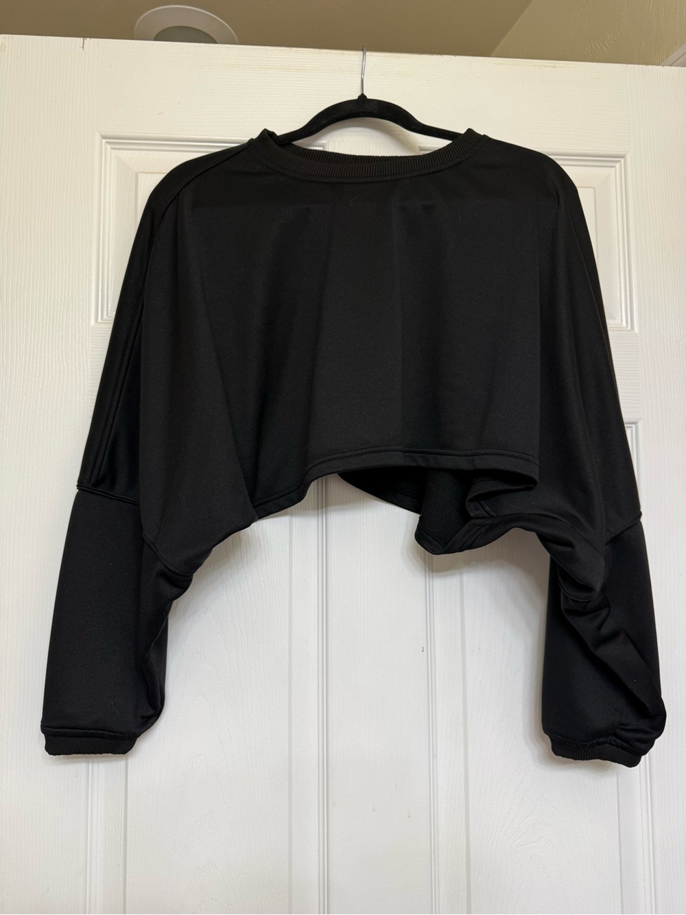 HALARA Black Cropped Long-Sleeve Boxy Top